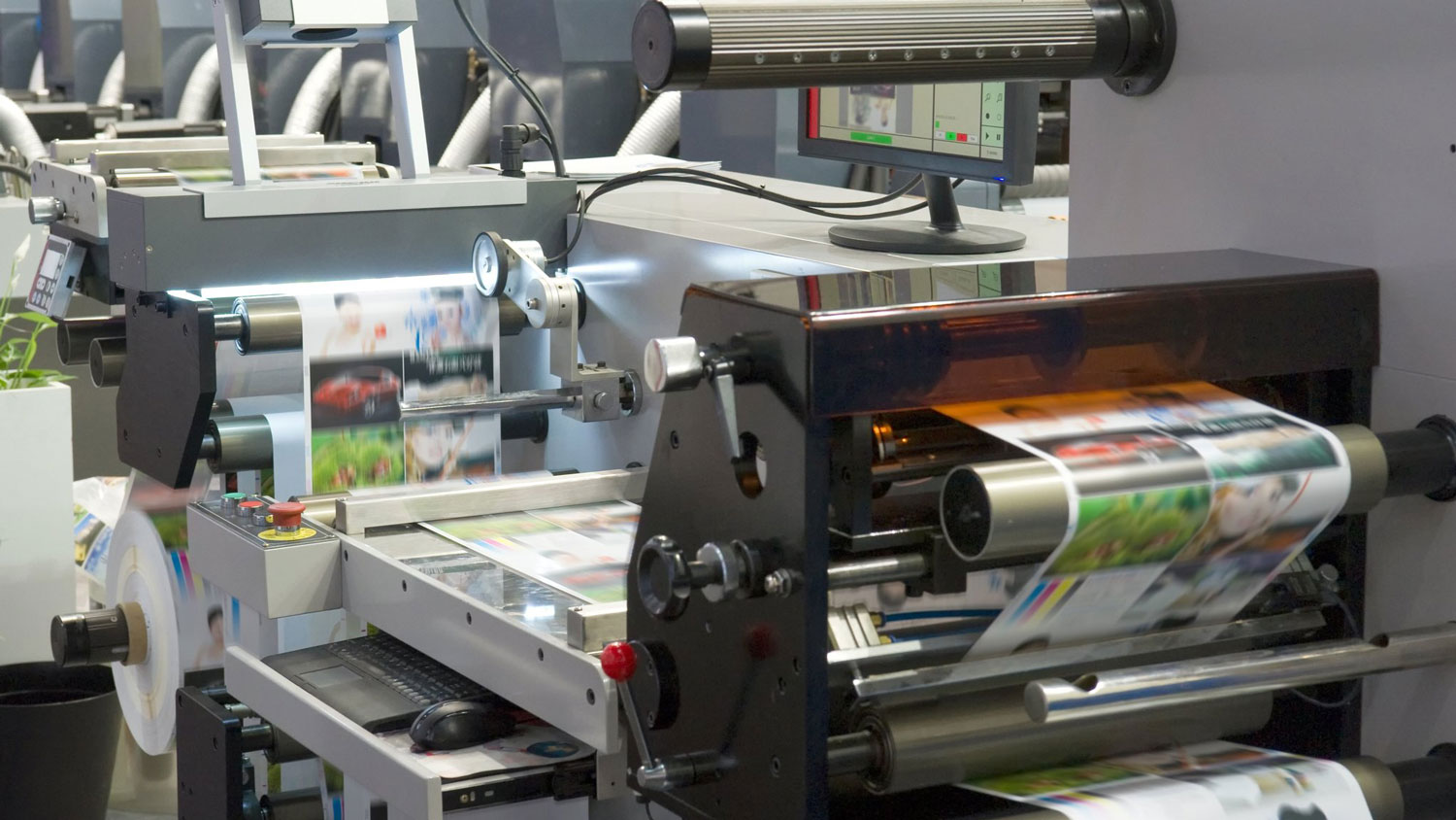 Customers in Smithtown, NY who need a very large quantity of prints benefit most from offset printing services.